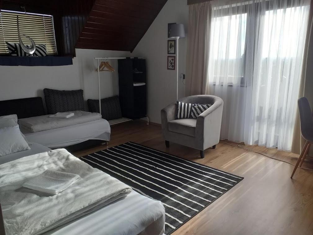Art Inn Apartmanhaz Balaton-Gyenesdias Luaran gambar